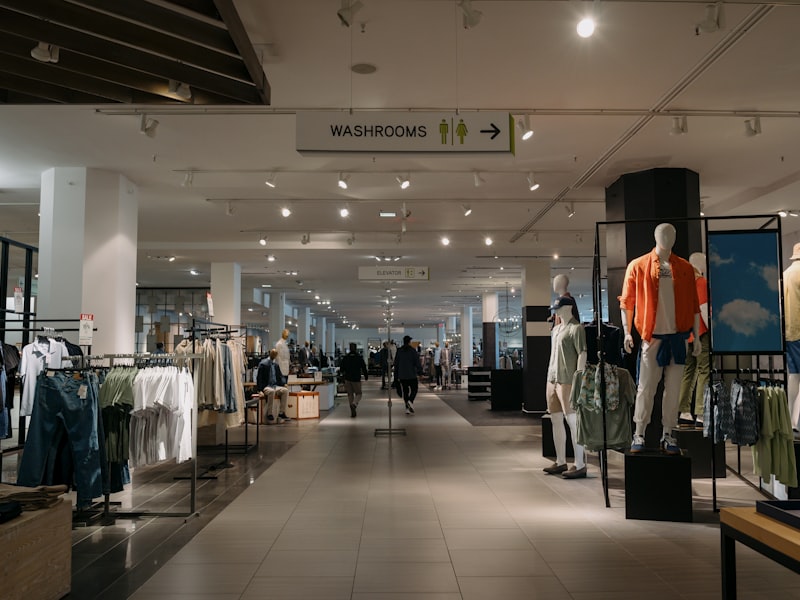 Retail & Commerce